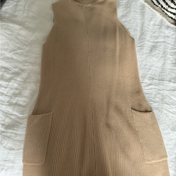 Knit beige romper - Picture 3 of 4